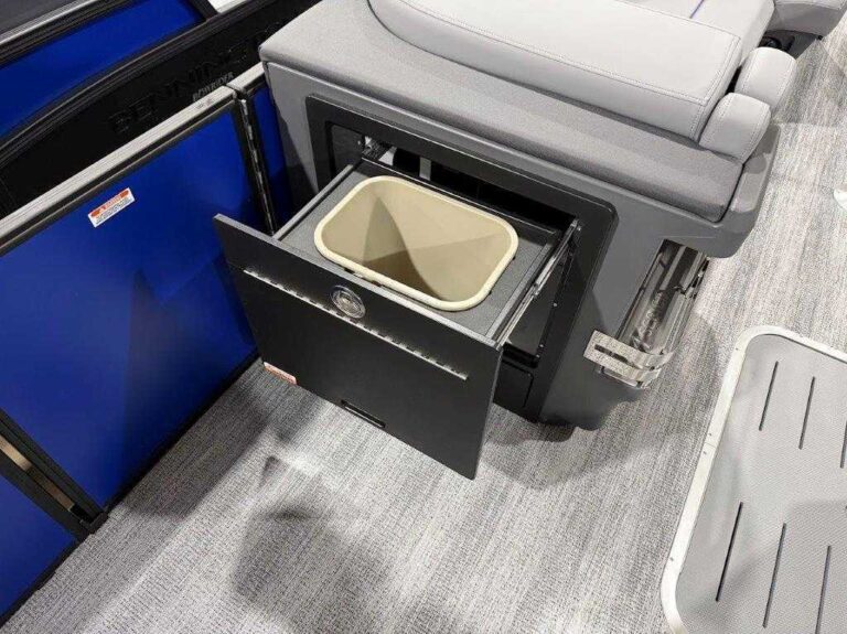 2026 Bennington 24MSB - ESP - Blackout US-ETWS7785H526 [photo 25]